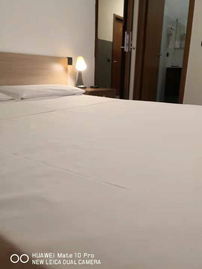 New Family Inn Перо Экстерьер фото
